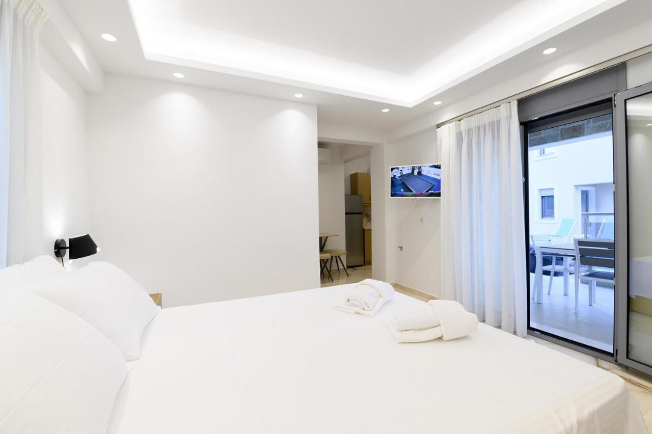 Momento Luxury Apartments Walking Distance From The Beach 尼基亚娜 外观 照片