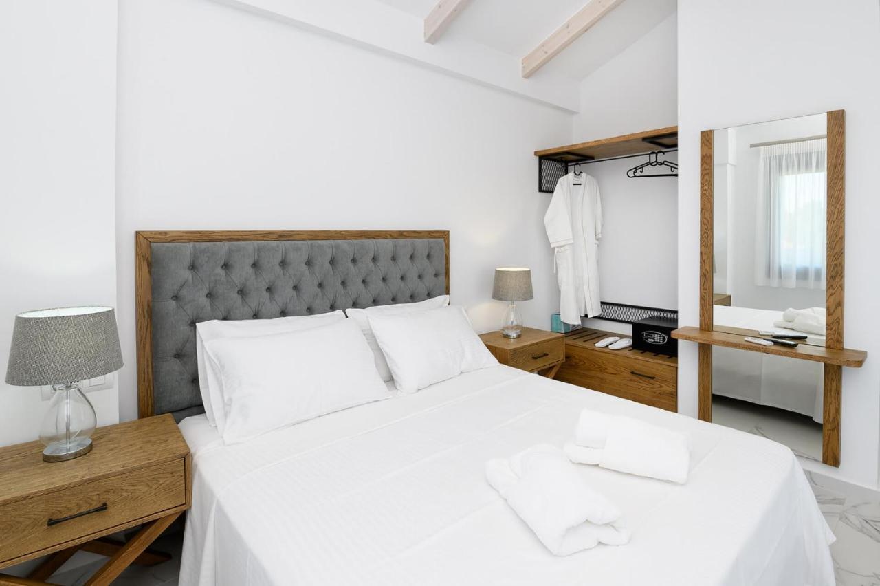 Momento Luxury Apartments Walking Distance From The Beach 尼基亚娜 外观 照片