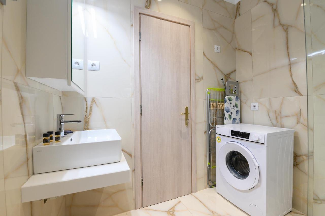 Momento Luxury Apartments Walking Distance From The Beach 尼基亚娜 外观 照片